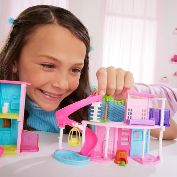 Barbie Mini BarbieLand Doll House Playsets with 1.5-Inch Doll, Furniture & Accessories (Styles May Vary) - Image 3
