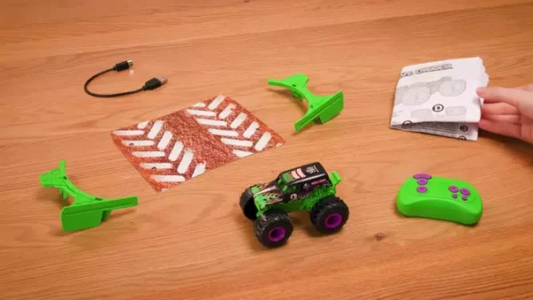 Monster Jam Grave Digger RC Monster Truck 1:64 Scale - Image 2