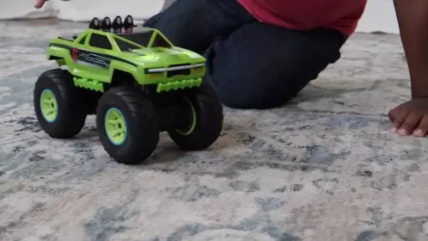Maxx Action Glow Racers Hyper Climb Motorized Monster Truck Toy Vehicle - Image 2