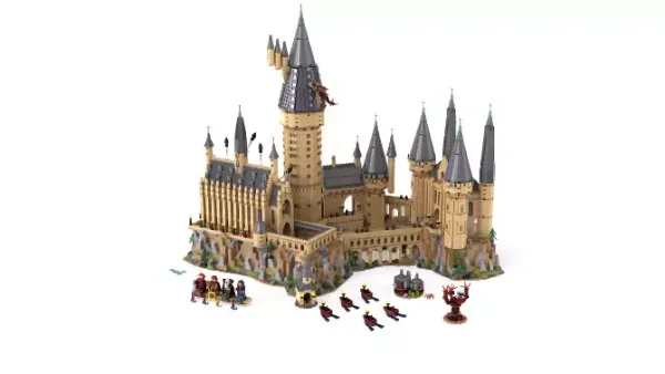 LEGO Harry Potter Hogwarts Castle Toy 71043 - Image 2